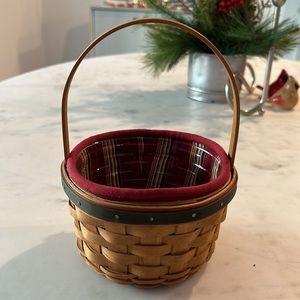 Longaberger Christmas Basket. NWOT